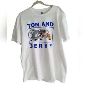 NWOT Tom and Jerry Graphic Tshirt  Size Large